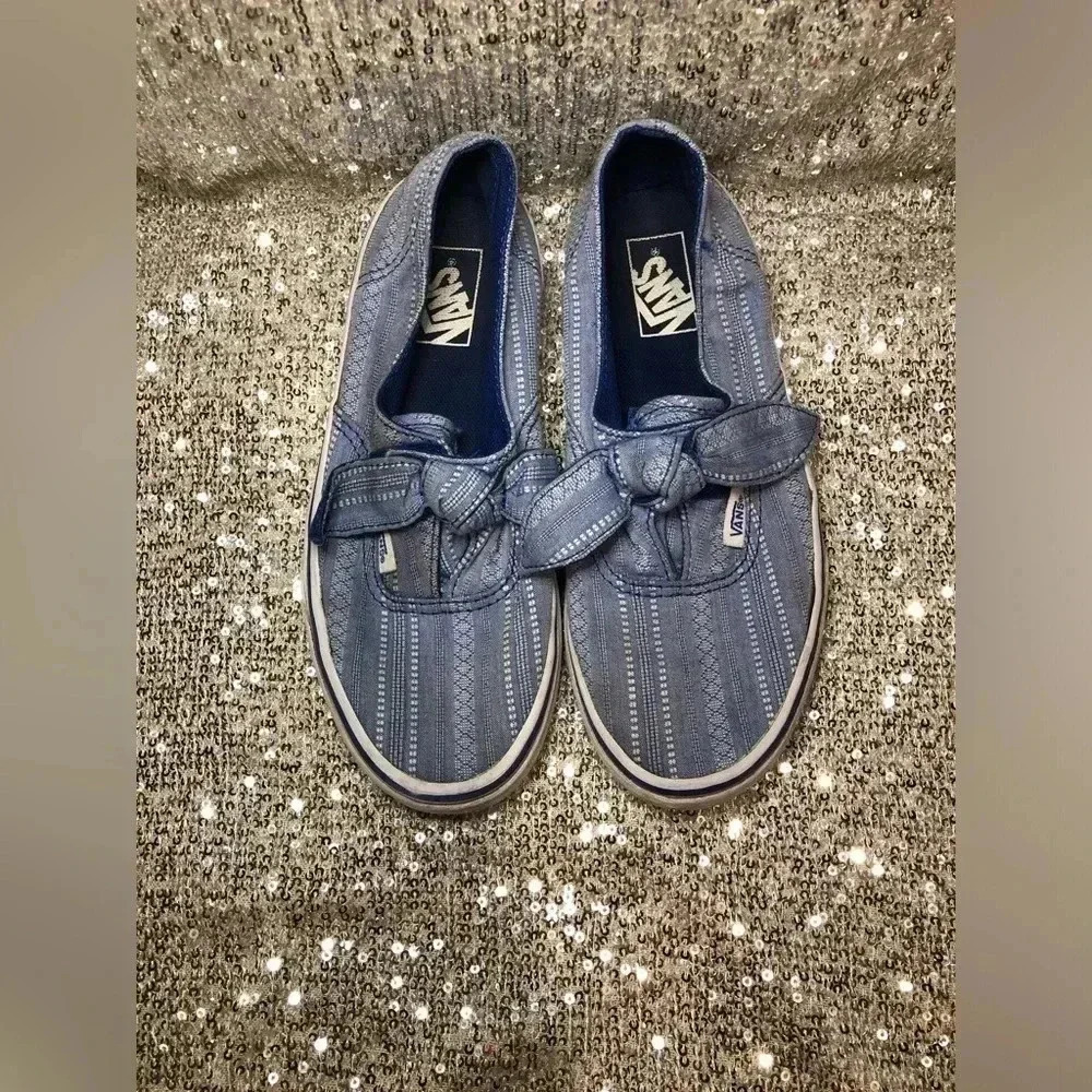 Vans size 2 kids slip on shoes with a bow - Picture 11 of 13